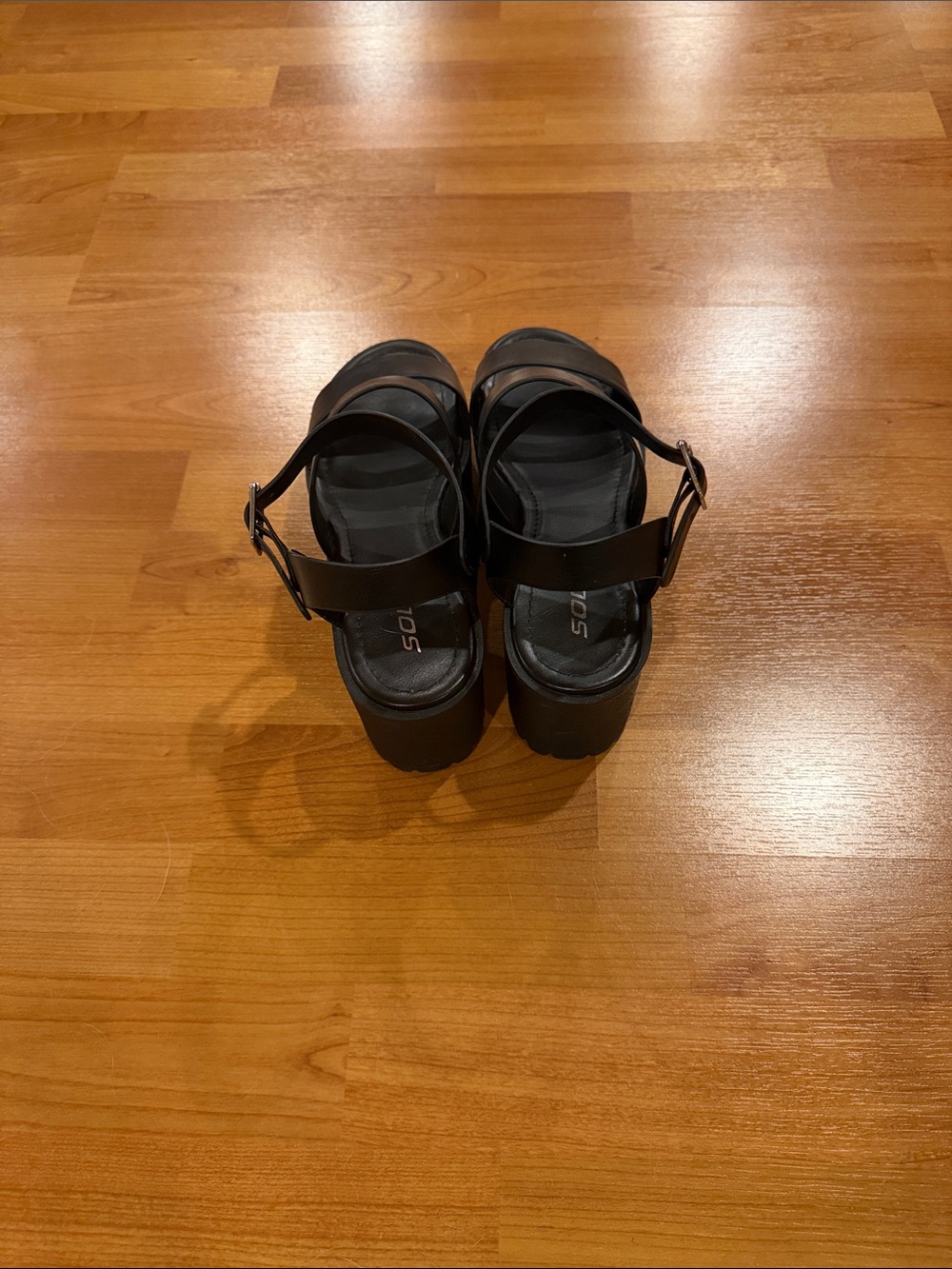 SODA Block Heel Sandals - Picture 4 of 5